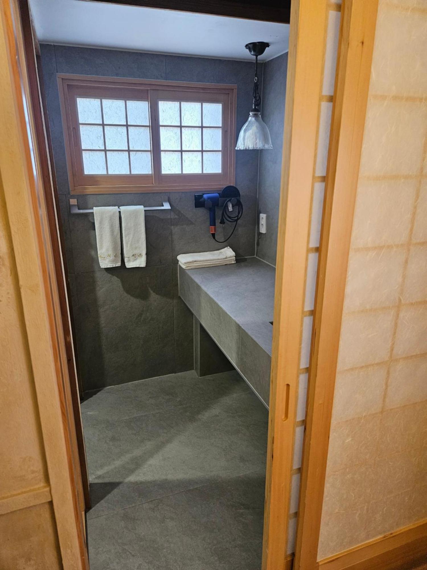 Sieunjae Bed & Breakfast Gyeongju Exterior photo